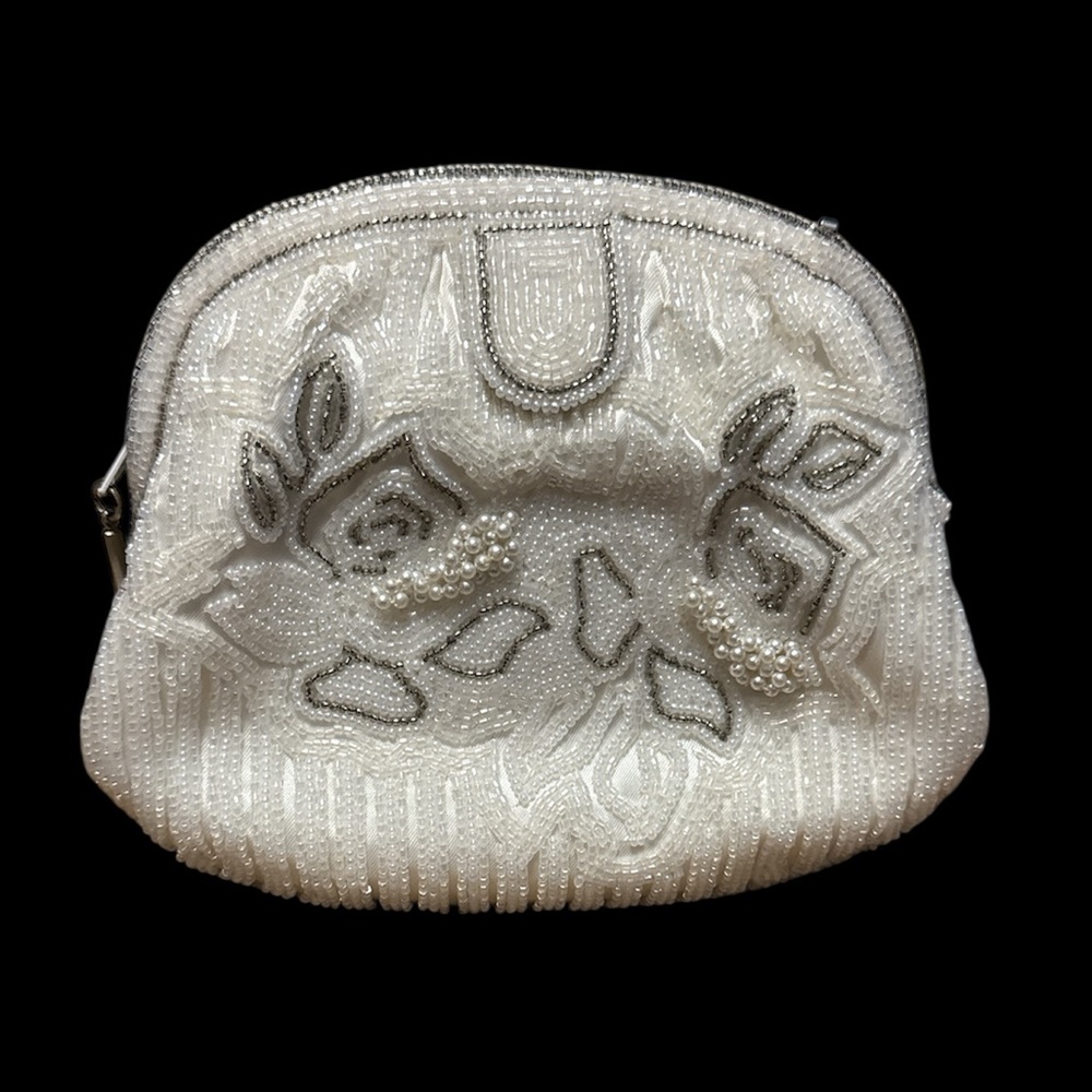 Hashimoto Vintage White Beaded Floral Clutch